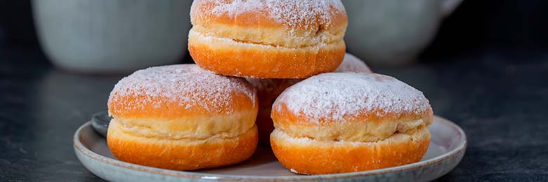 Berlinesas rellenas de crema pastelera de avellana