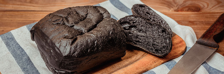 Pan de caja con carbón activado