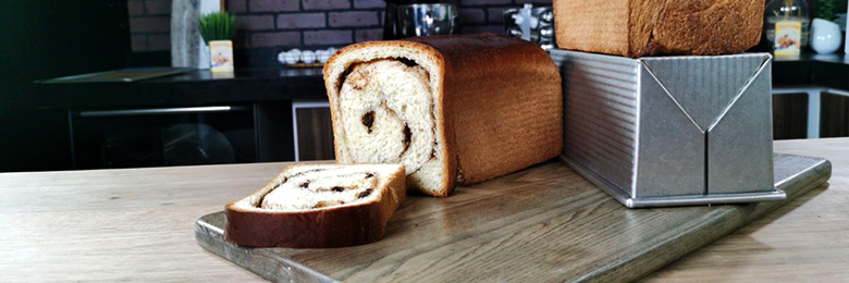 Pan de caja con pasitas maple y canela